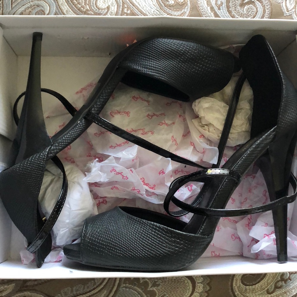 Black heels